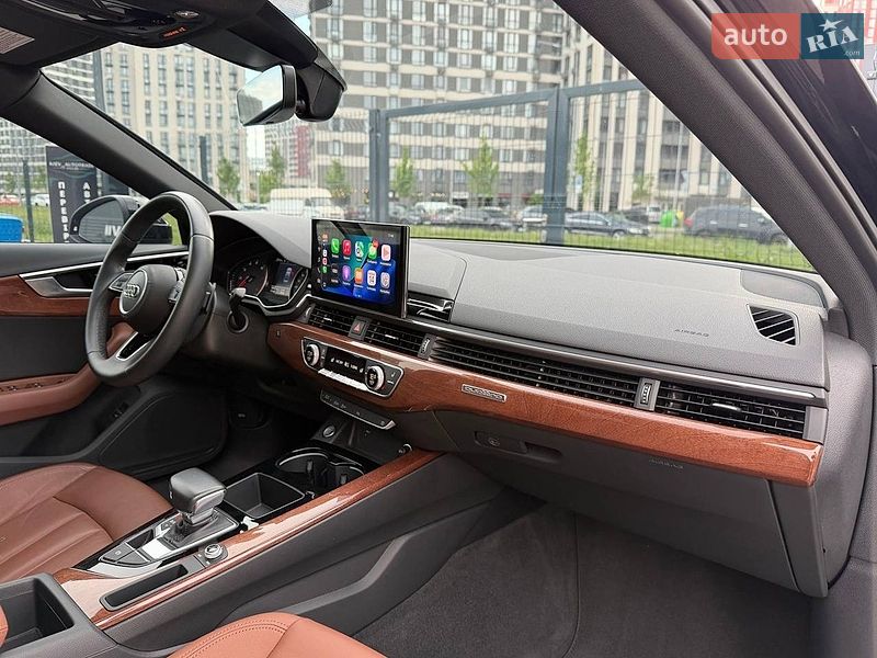 Седан Audi A4 2021 в Киеве