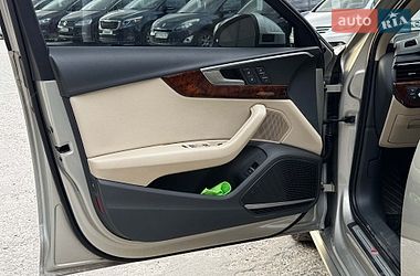 Седан Audi A4 2016 в Львове
