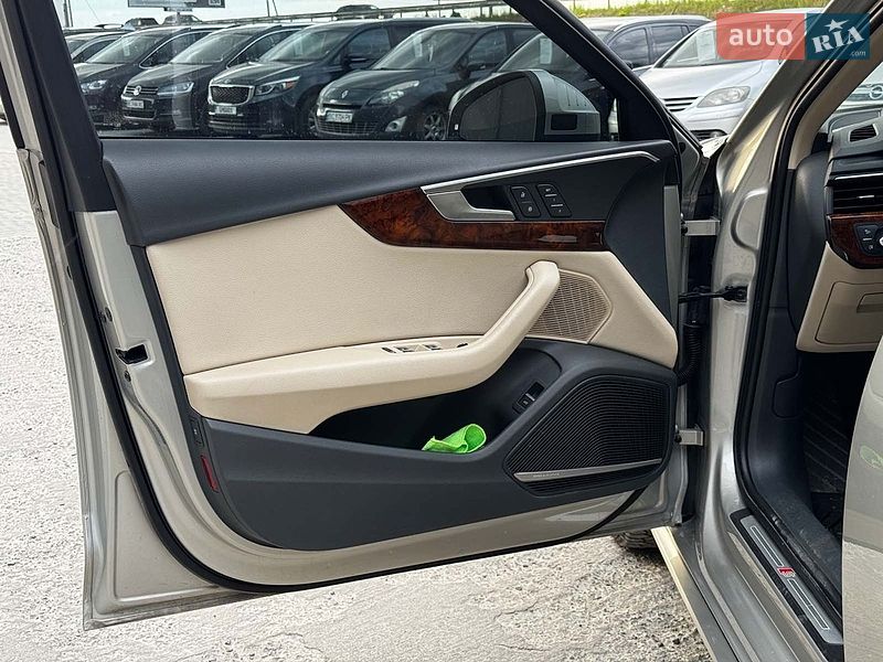 Седан Audi A4 2016 в Львове