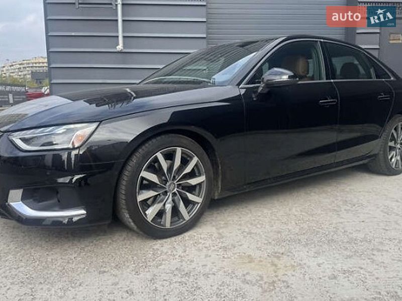 Седан Audi A4 2019 в Львові
