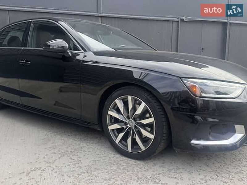 Седан Audi A4 2019 в Львові