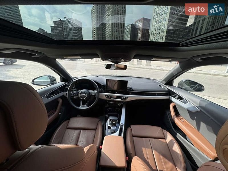 Седан Audi A4 2019 в Львові