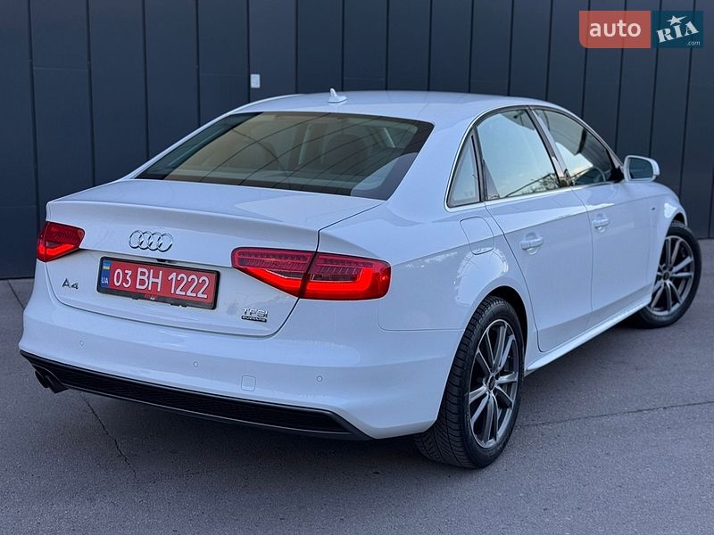 Седан Audi A4 2015 в Рівному