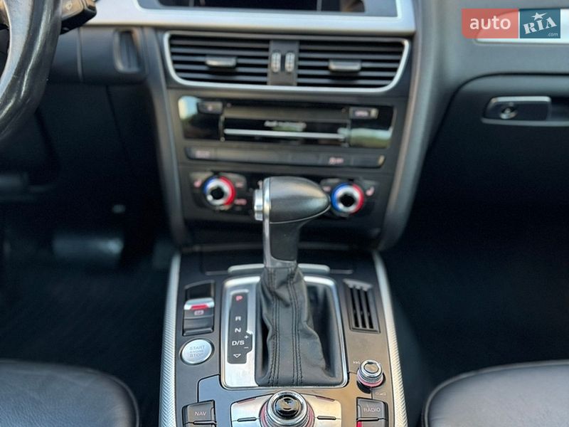 Седан Audi A4 2015 в Рівному