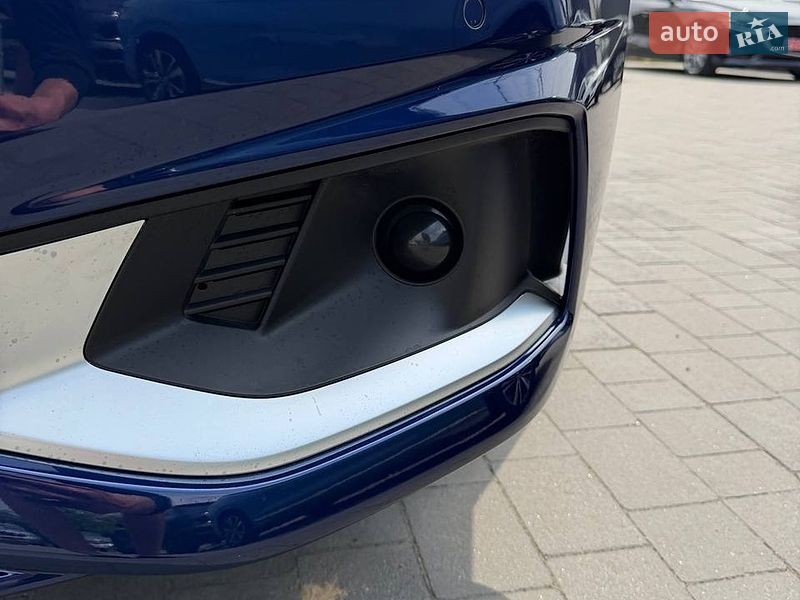 Седан Audi A4 2021 в Львове