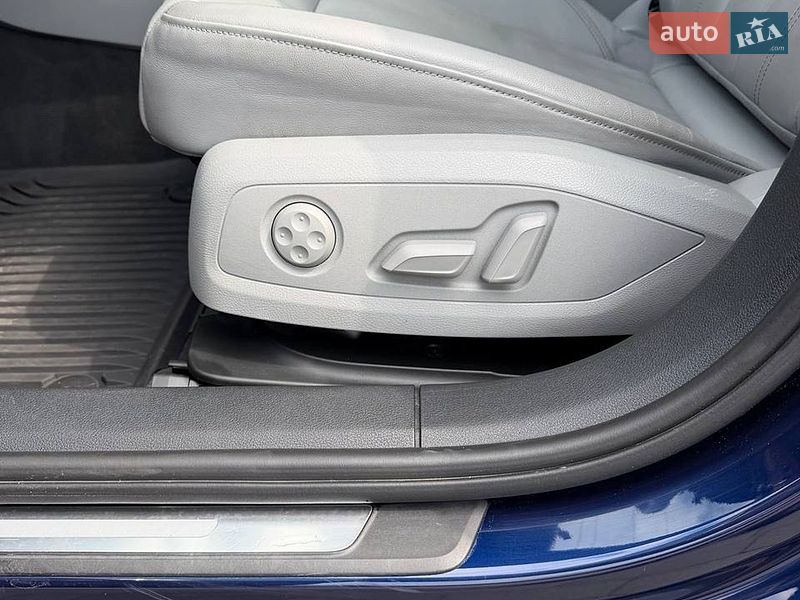 Седан Audi A4 2021 в Львове