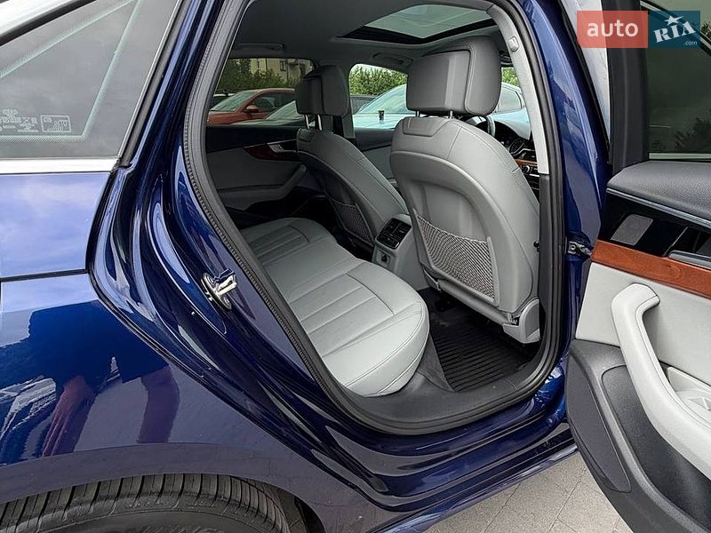 Седан Audi A4 2021 в Львове