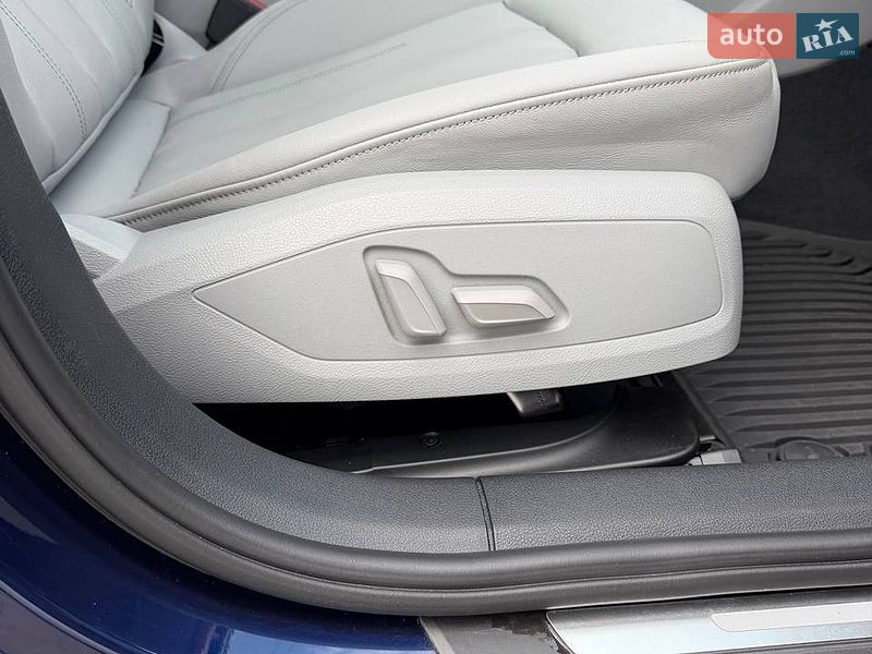 Седан Audi A4 2021 в Львове