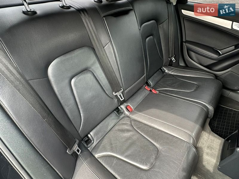 Седан Audi A4 2013 в Дніпрі