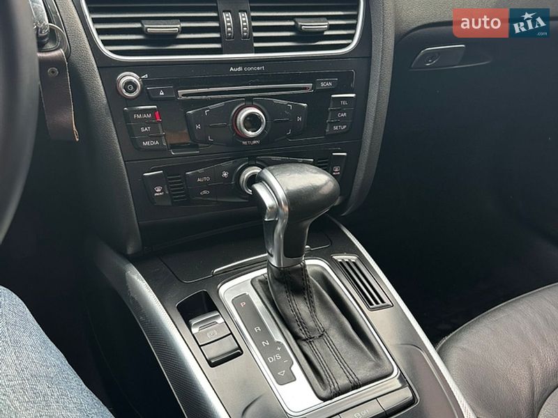Седан Audi A4 2013 в Дніпрі