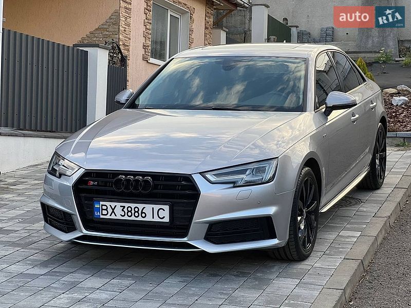 Седан Audi A4 2017 в Хмельницком