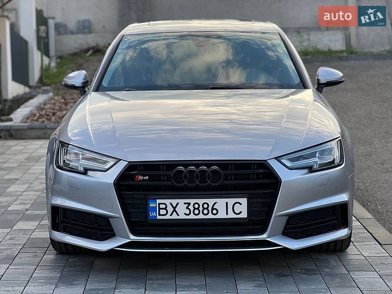 Седан Audi A4 2017 в Хмельницком