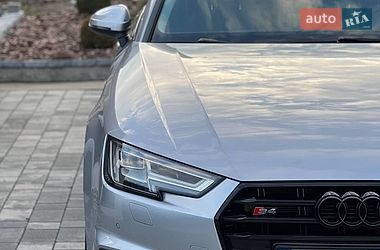 Седан Audi A4 2017 в Хмельницком