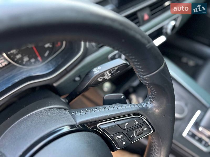 Седан Audi A4 2017 в Хмельницком