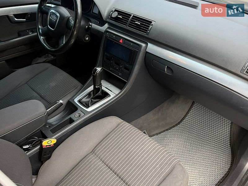 Седан Audi A4 2005 в Косове