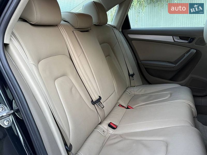 Седан Audi A4 2010 в Полтаві
