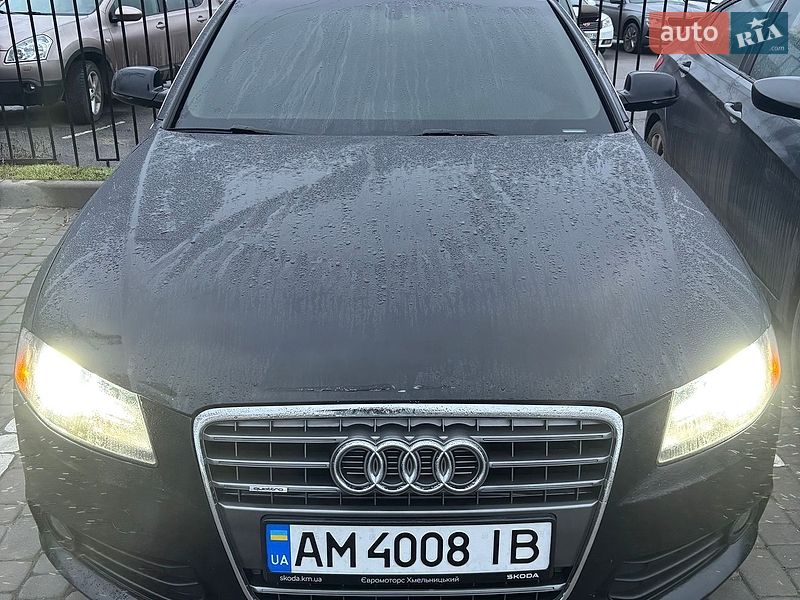 Седан Audi A4 2010 в Полтаві