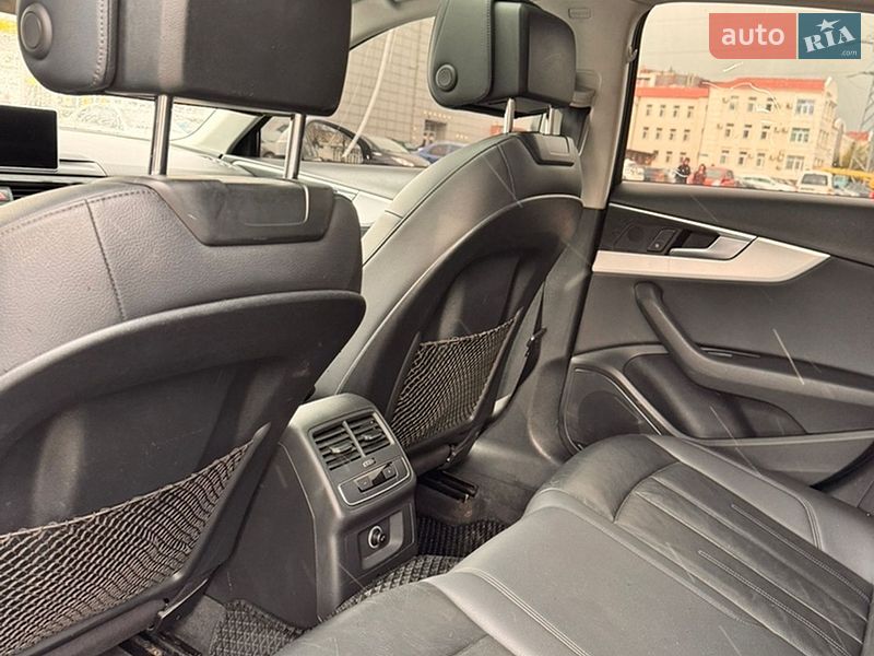 Седан Audi A4 2016 в Харькове