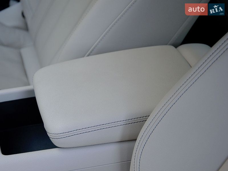 Седан Audi A4 2023 в Киеве