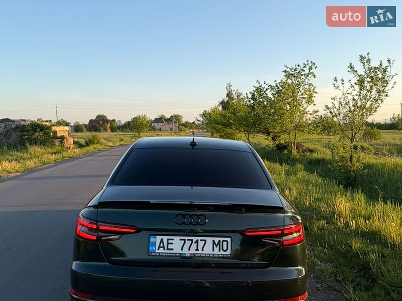 Седан Audi A4 2016 в Ивано-Франковске