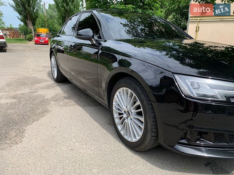 Седан Audi A4 2016 в Ірпені