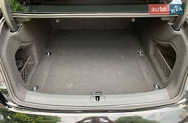 Седан Audi A4 2016 в Ірпені