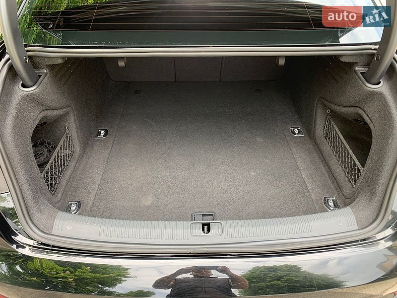 Седан Audi A4 2016 в Ірпені