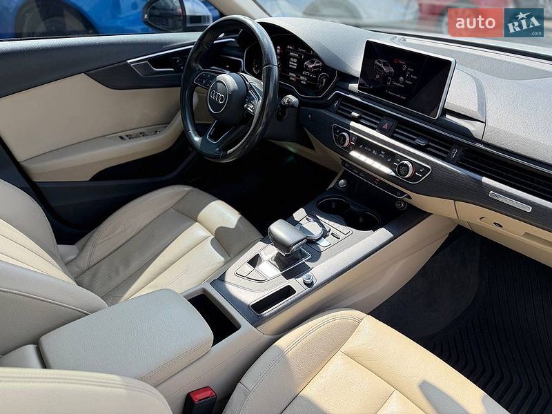 Седан Audi A4 2016 в Львове
