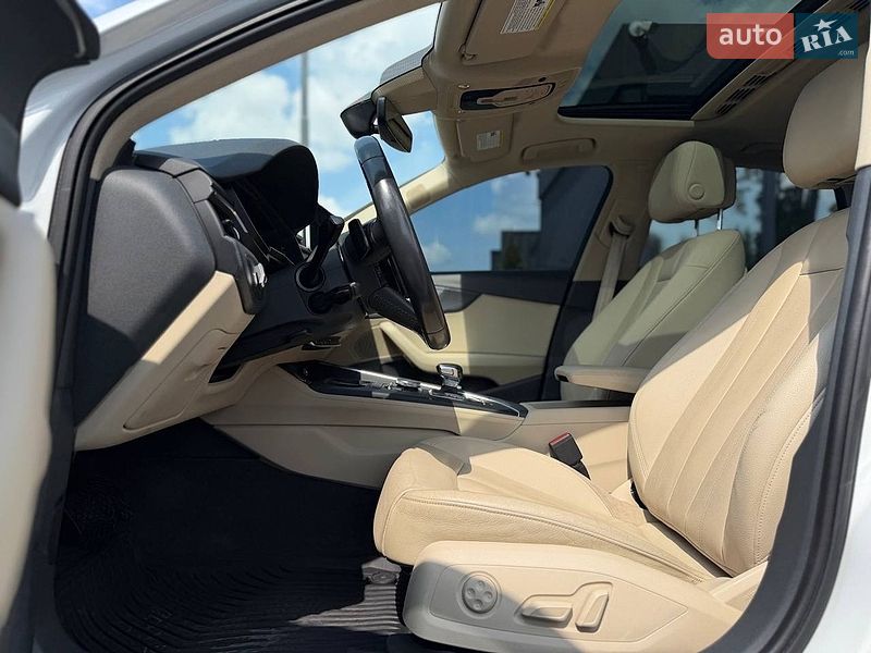 Седан Audi A4 2016 в Львове