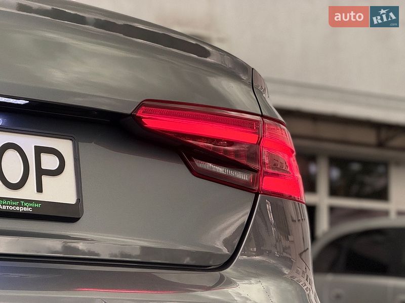 Седан Audi A4 2016 в Киеве