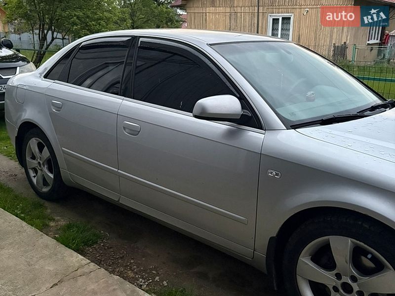 Седан Audi A4 2004 в Долине