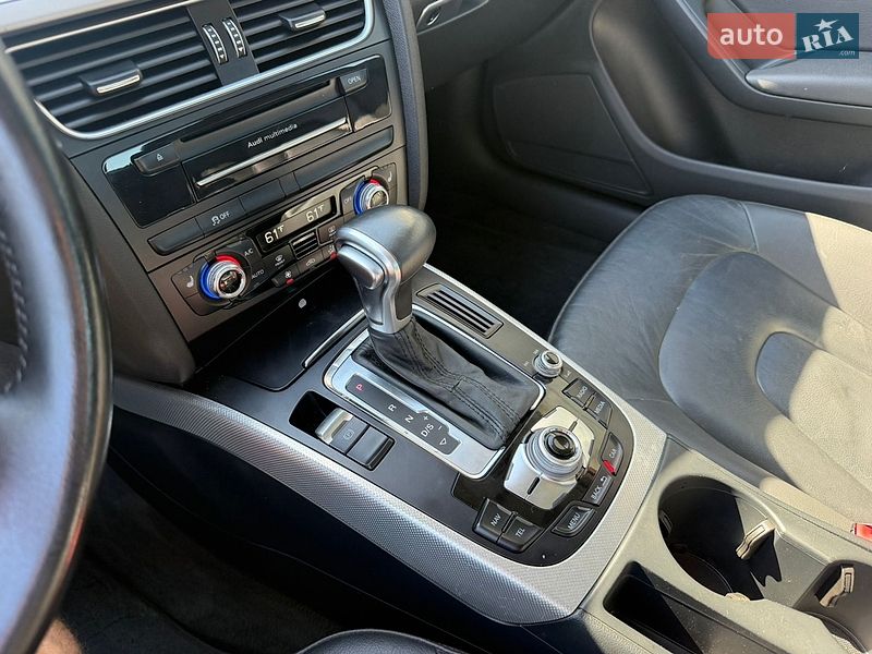 Седан Audi A4 2014 в Луцке