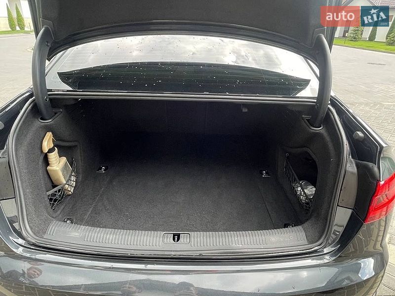 Седан Audi A4 2017 в Львове
