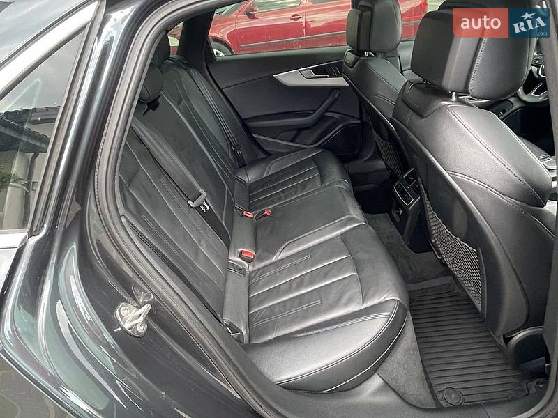 Седан Audi A4 2017 в Львове