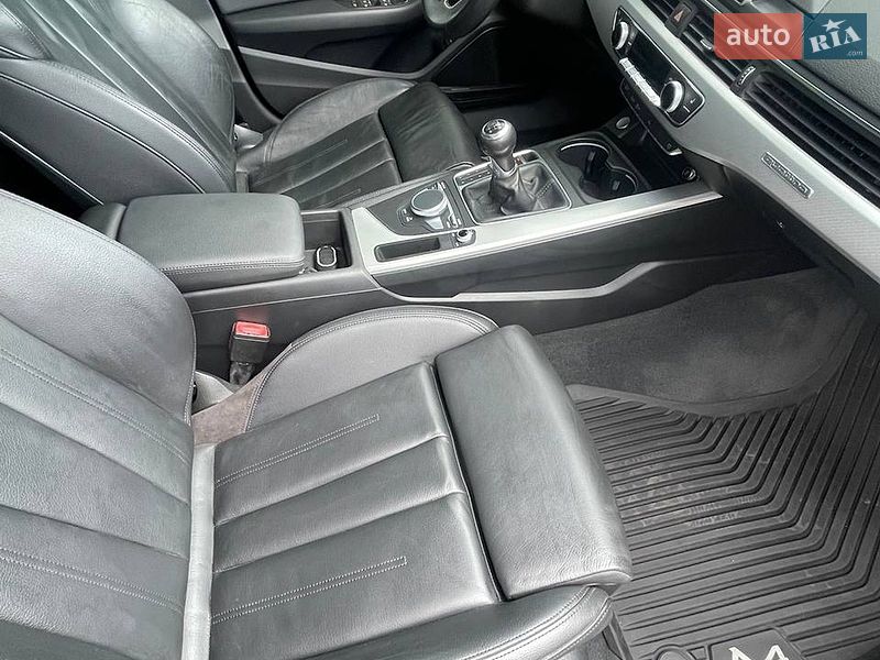 Седан Audi A4 2017 в Львове