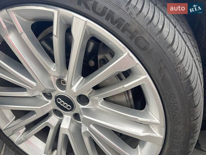 Седан Audi A4 2017 в Львове