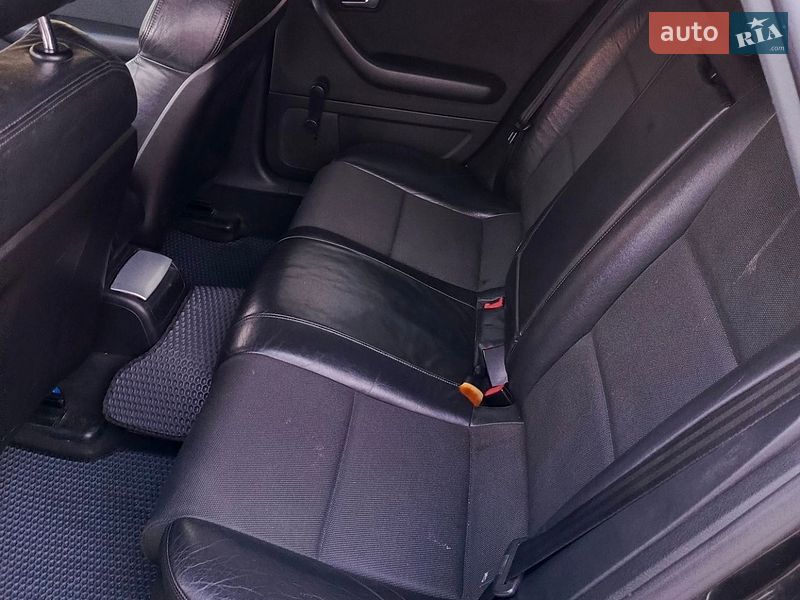 Универсал Audi A4 2005 в Остроге