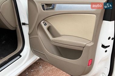 Седан Audi A4 2011 в Ирпене