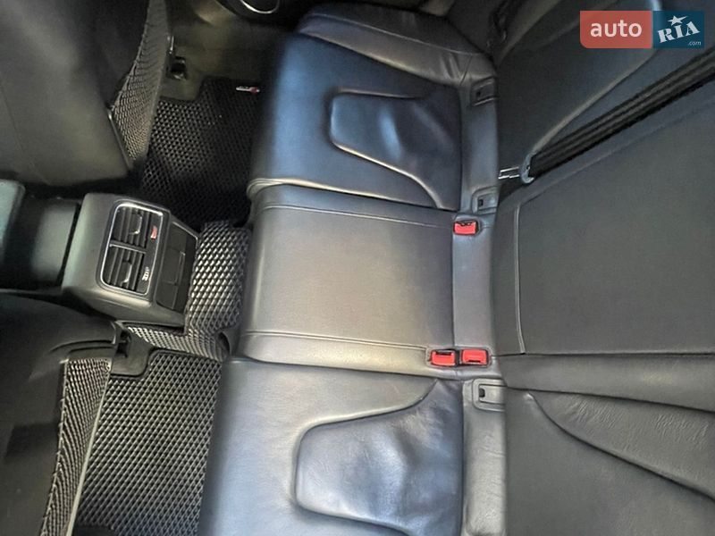 Седан Audi A4 2015 в Івано-Франківську