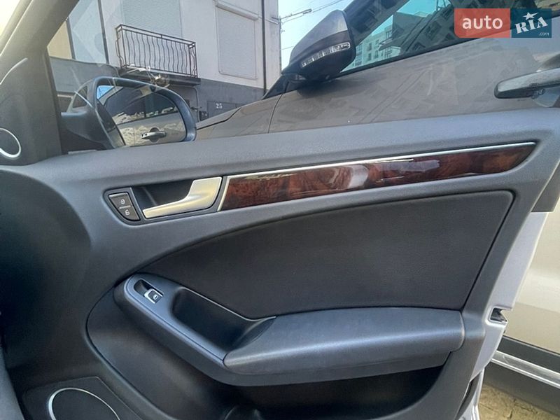 Седан Audi A4 2015 в Ивано-Франковске