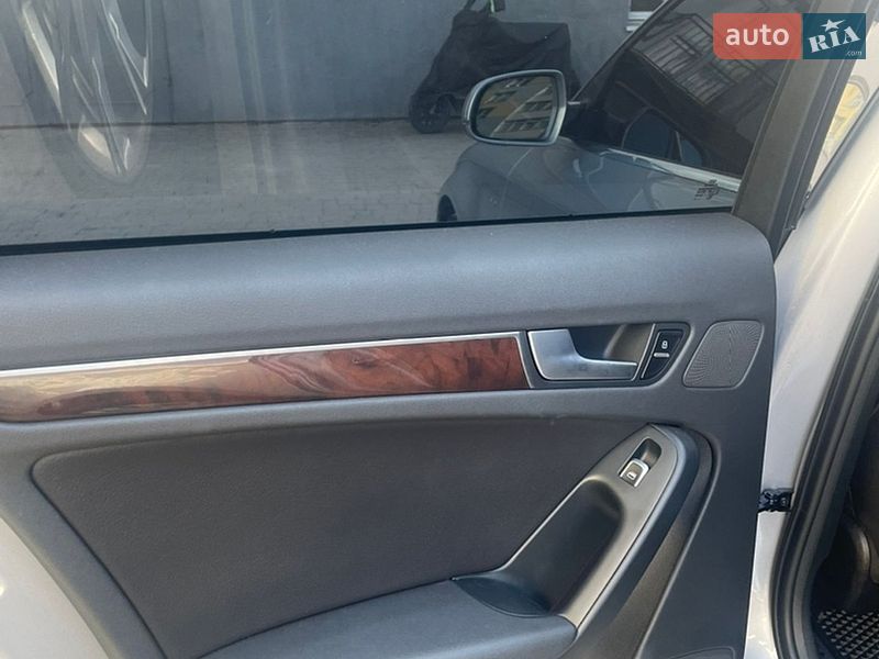 Седан Audi A4 2015 в Івано-Франківську