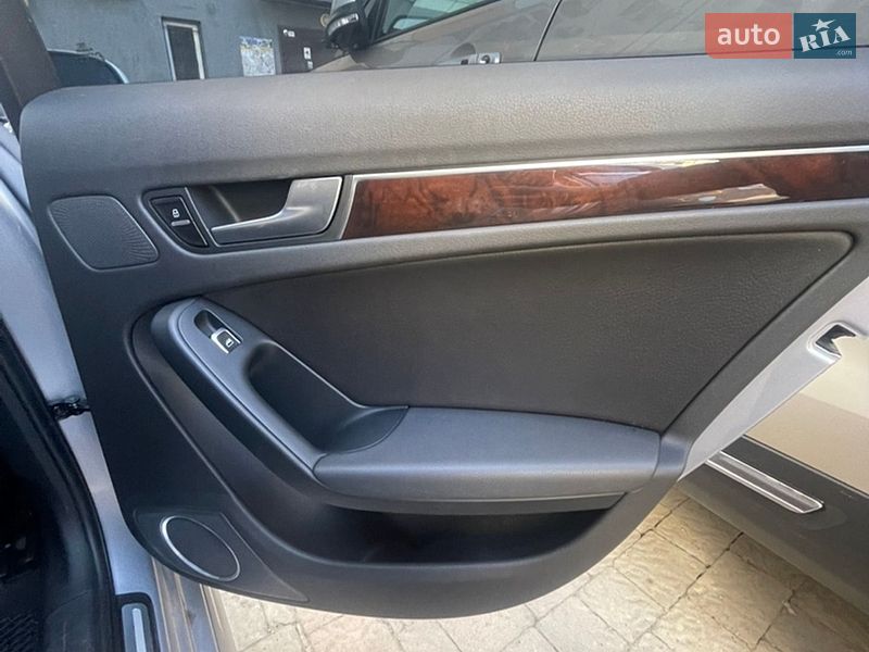 Седан Audi A4 2015 в Івано-Франківську
