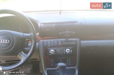 Седан Audi A4 1998 в Золочеве