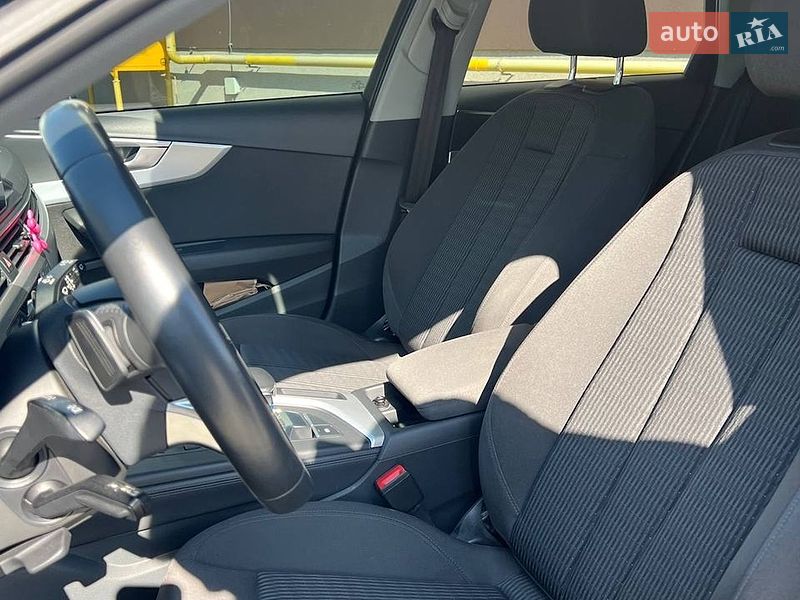 Универсал Audi A4 2018 в Львове