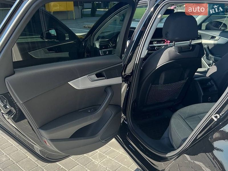Универсал Audi A4 2018 в Львове