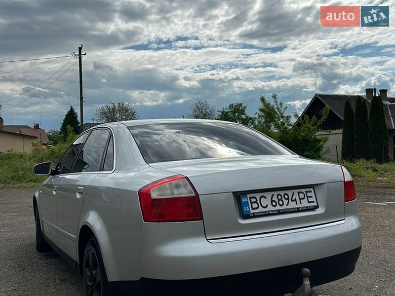 Седан Audi A4 2000 в Львові