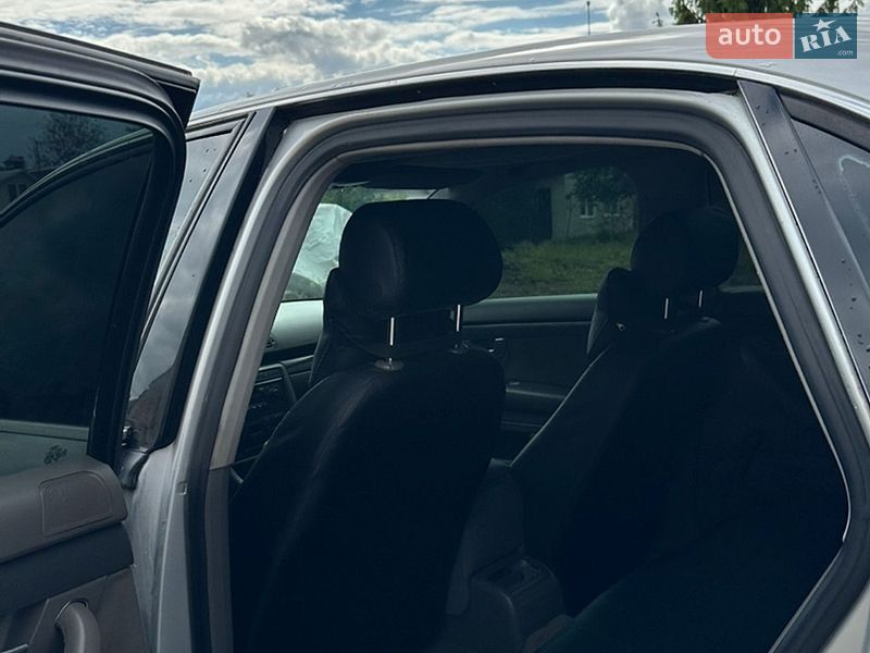 Седан Audi A4 2000 в Львові