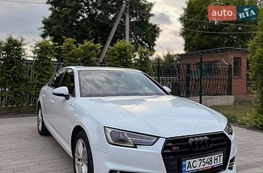 Седан Audi A4 2016 в Луцке