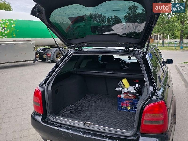 Універсал Audi A4 1998 в Калуші