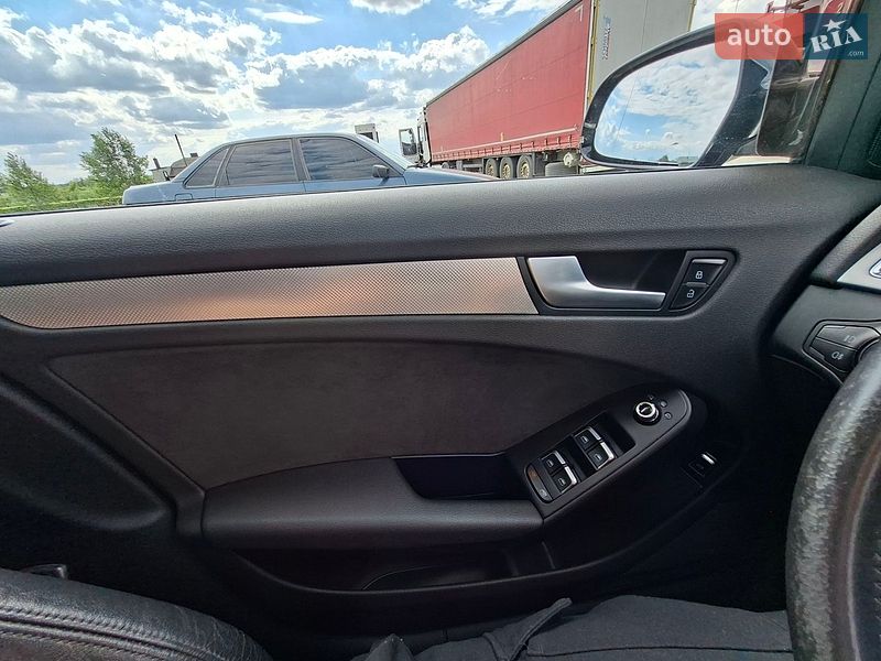 Седан Audi A4 2012 в Яворове